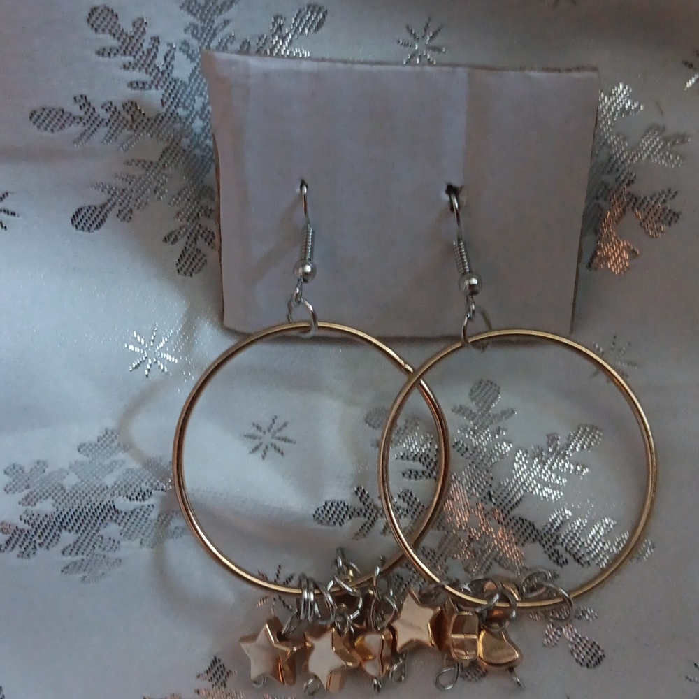 Jewelry - Picture 3 of 4